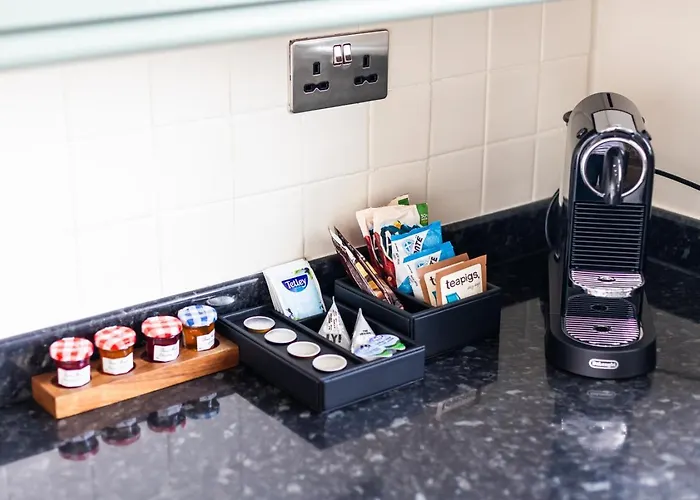 2-bed In Redland, - Work-ready