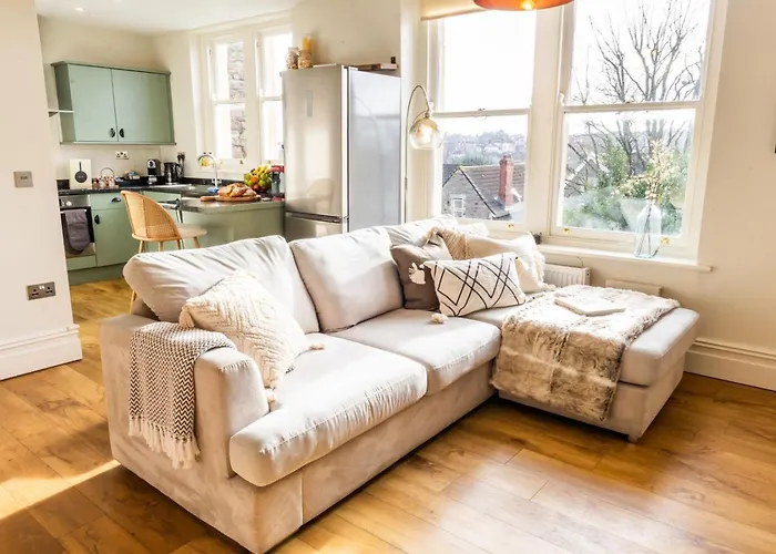 Lejlighed 2-bed In Redland, - Work-ready