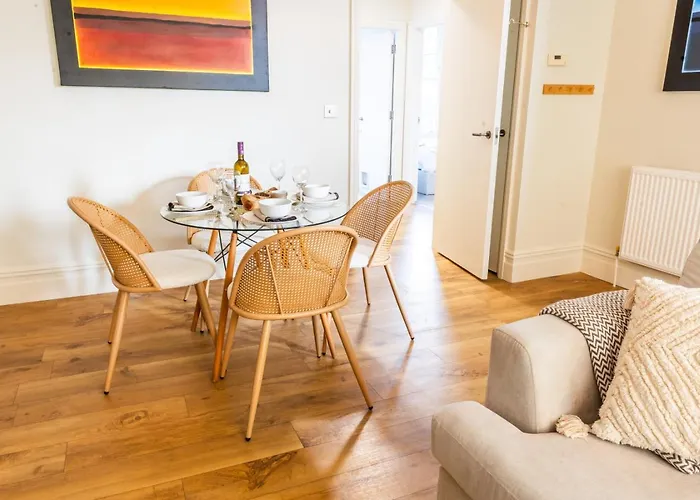 2-bed In Redland, - Work-ready * Bristol