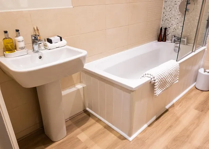 2-bed In Redland, - Work-ready Lejlighed Bristol