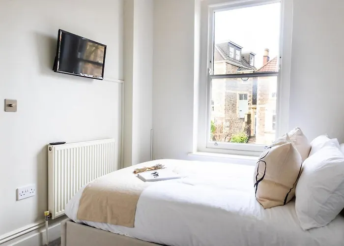 2-bed In Redland, - Work-ready * Bristol