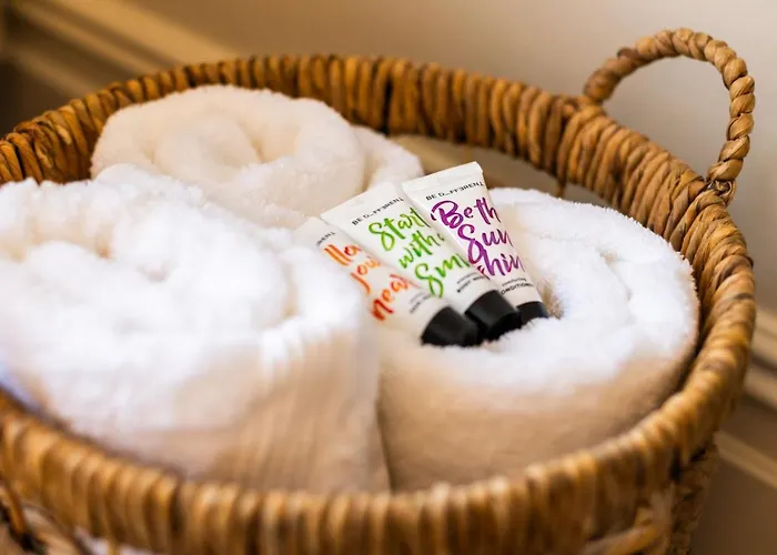 2-bed In Redland, - Work-ready Lejlighed