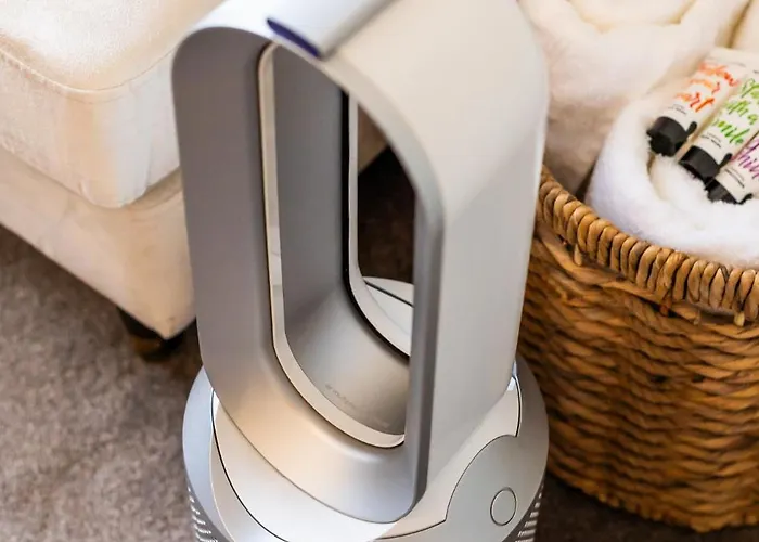 2-bed In Redland, - Work-ready