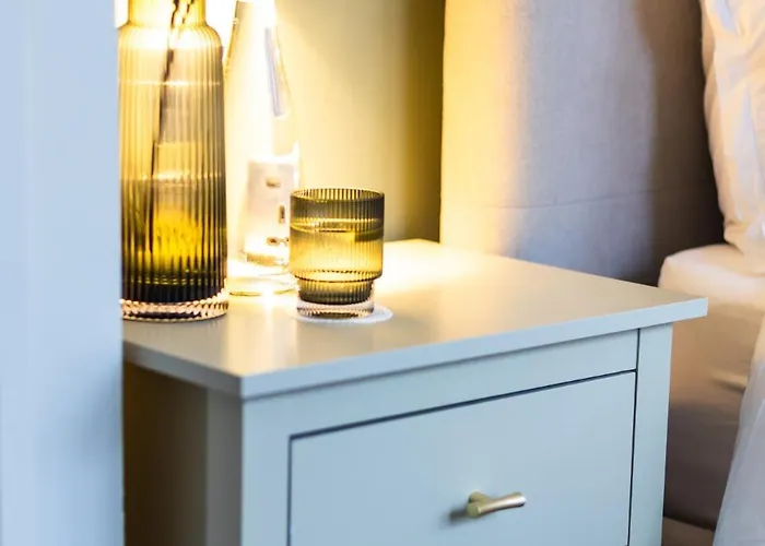 2-bed In Redland, - Work-ready