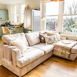 Lägenhet 2-bed In Redland, - Work-ready