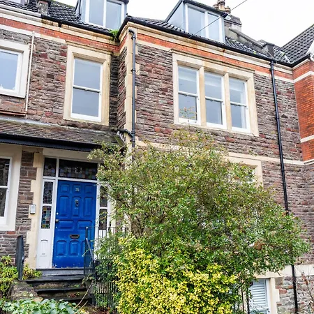 Modern 2-bed With Workspace, Redland, Bristol