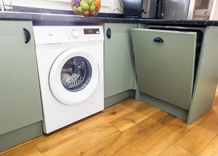 2-bed In Redland, - Work-ready *