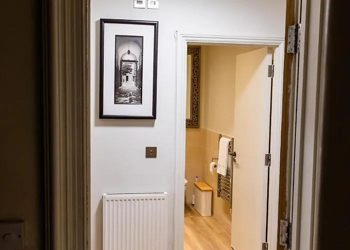 2-bed In Redland, - Work-ready