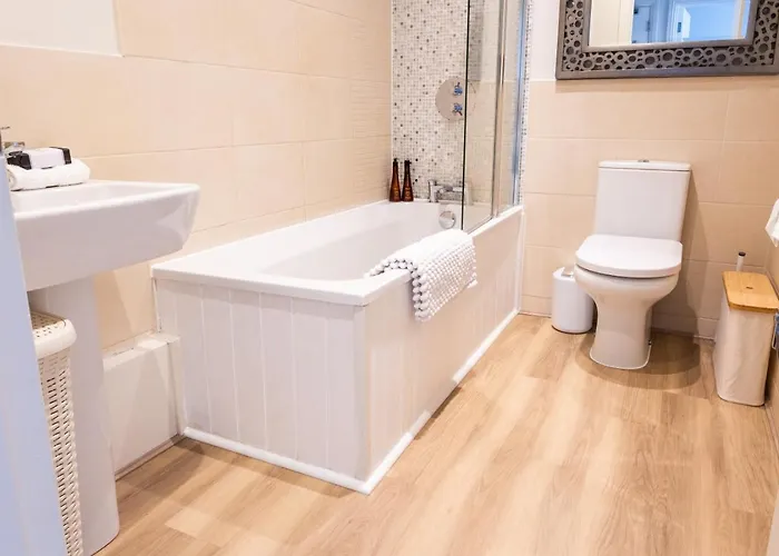 아파트 2-bed In Redland, - Work-ready *