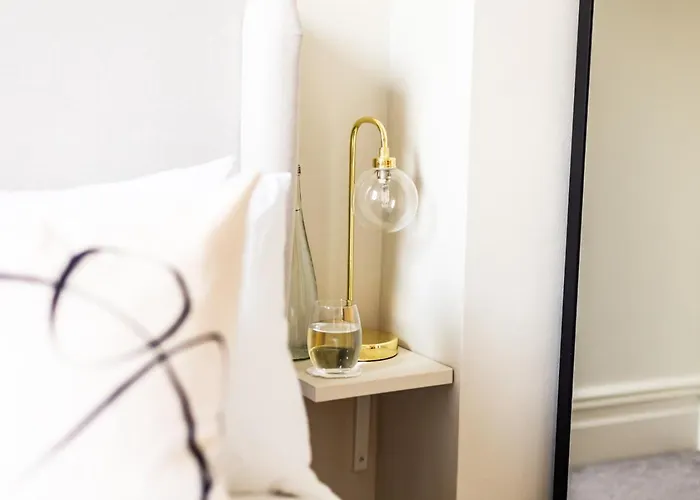 2-bed In Redland, - Work-ready *