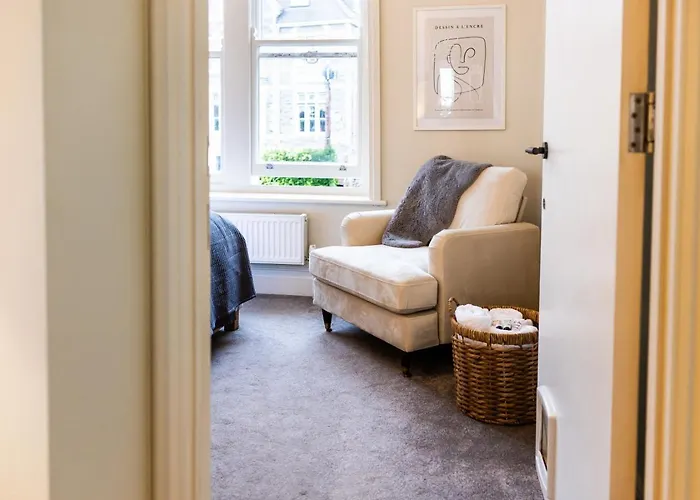 2-bed In Redland, - Work-ready