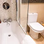 アパート 2-bed In Redland, - Work-ready