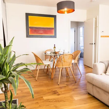 アパート Modern 2-Bed Apt With Workspace, Redland, Bristol