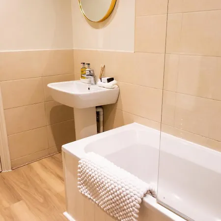 アパート Modern 2-Bed Apt With Workspace, Redland, Bristol ブリストル